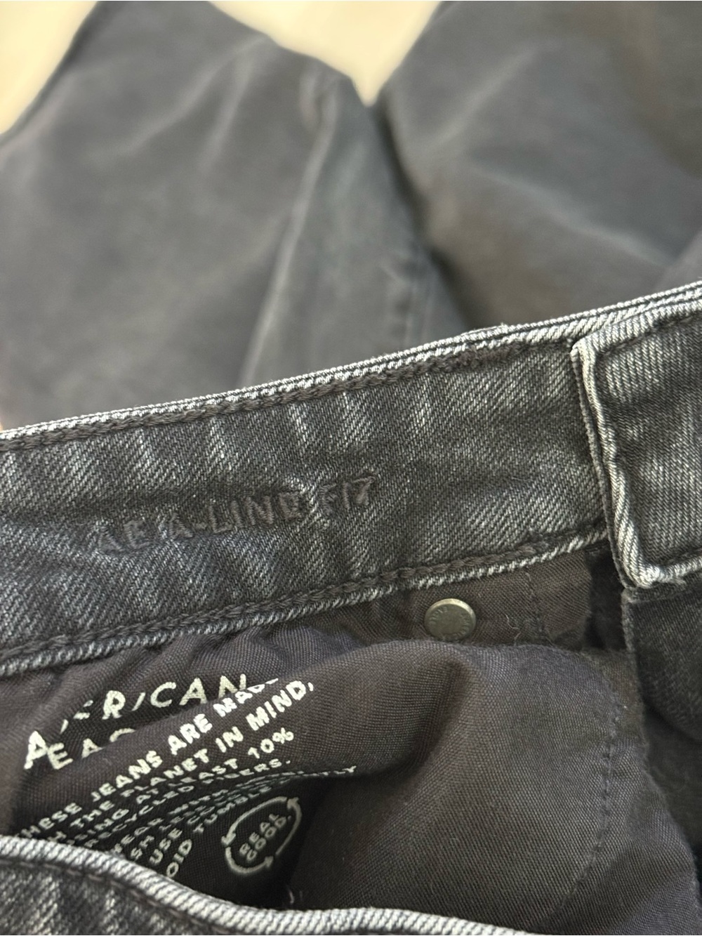 American Eagle A-Line Baggy Super Wide Leg Jeans | Black | 4 Regular - Picture 7 of 11